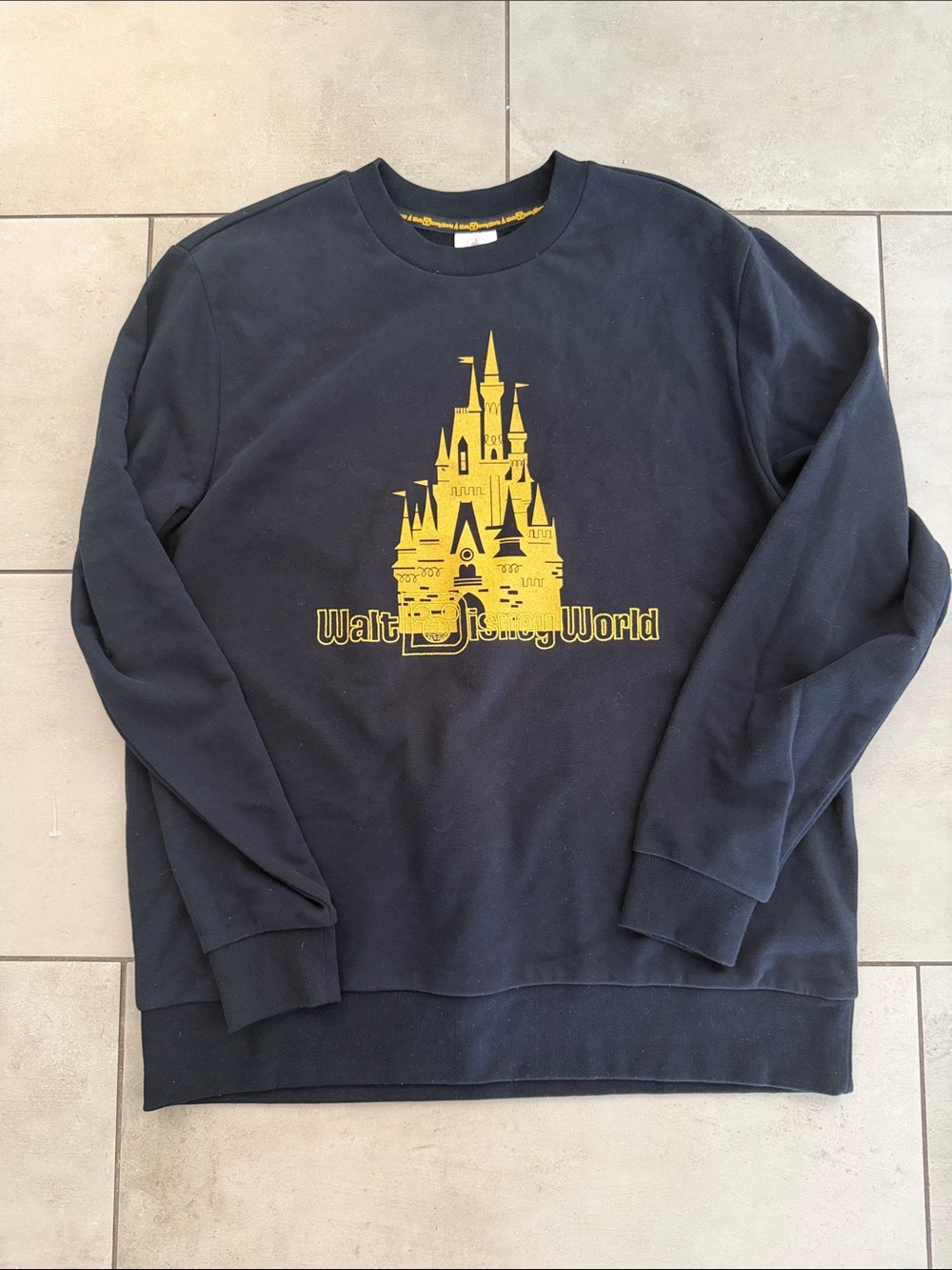 Disney Walt Disney World Cinderella Castle Black Gold Sweatshirt Large